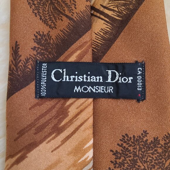 Vintage 1970's Christian Dior Nature Themed Tie - Picture 1 of 6